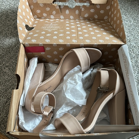 Call it spring Arther patent shiny sandals tan bone 4” block heel size 8 w/ box - Picture 15 of 15